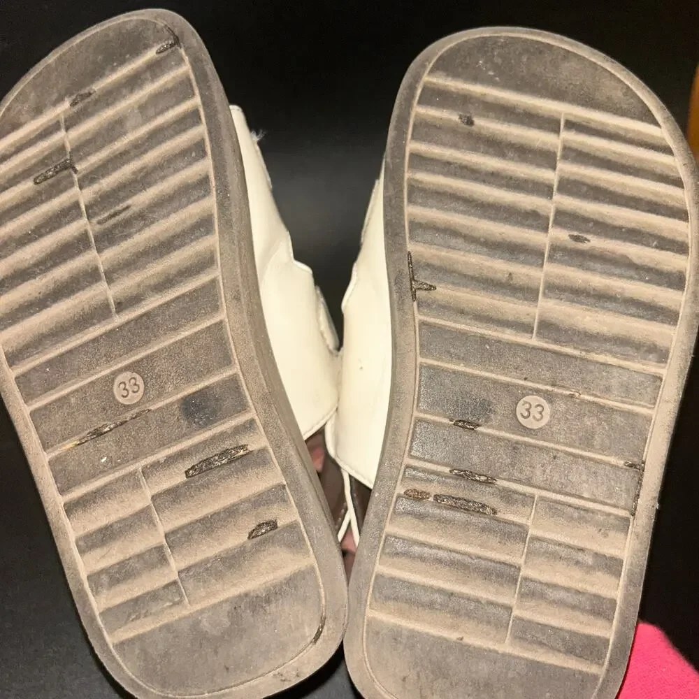 Unbranded Girls Cream Two-Strap Flat Sandals Youth Size 33 2